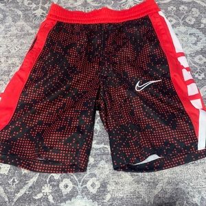 Nike basketball shorts never worn no tags